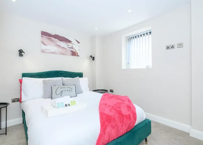 Pass The Keys Couples Haven In 利兹