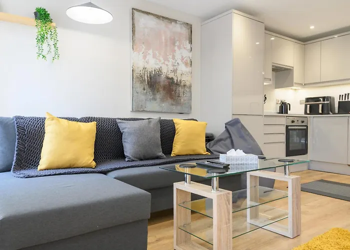 Pass The Keys Couples Haven In * 利兹